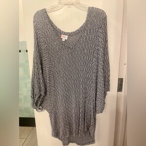 NWT XL LuLaRoe Blue and White Renee Knit Top